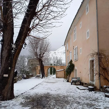 Les Du Château Apartamento La Robine-Sur-Galabre