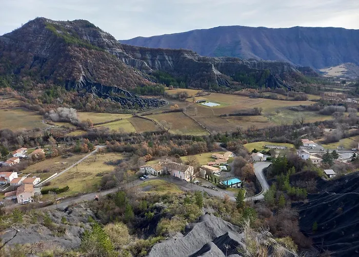 Les Du Chateau דירה