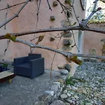 Les Du Chateau *