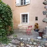 Les Du Chateau *