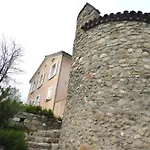 Les Du Chateau