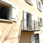 Les Du Chateau